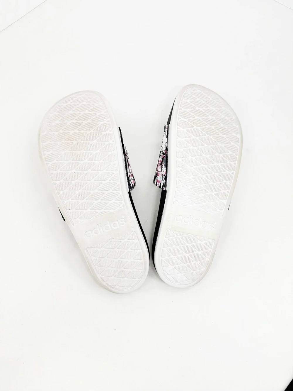 Adidas Adilette Black White Abstract Graphic Logo Top Comfort Slide Sandals